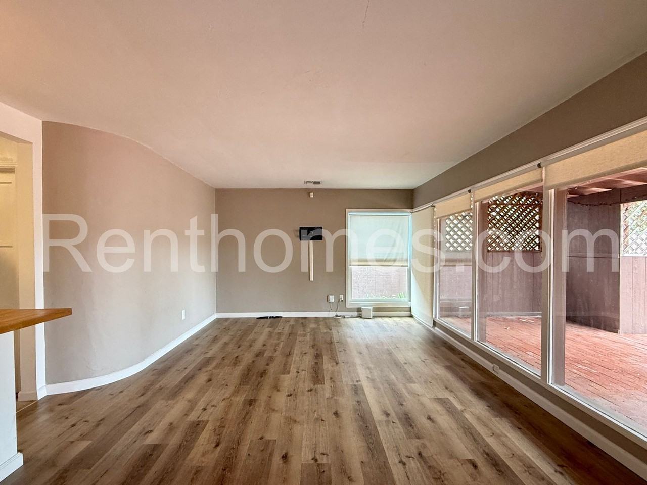 3382 52nd St - Photo 2 of 25