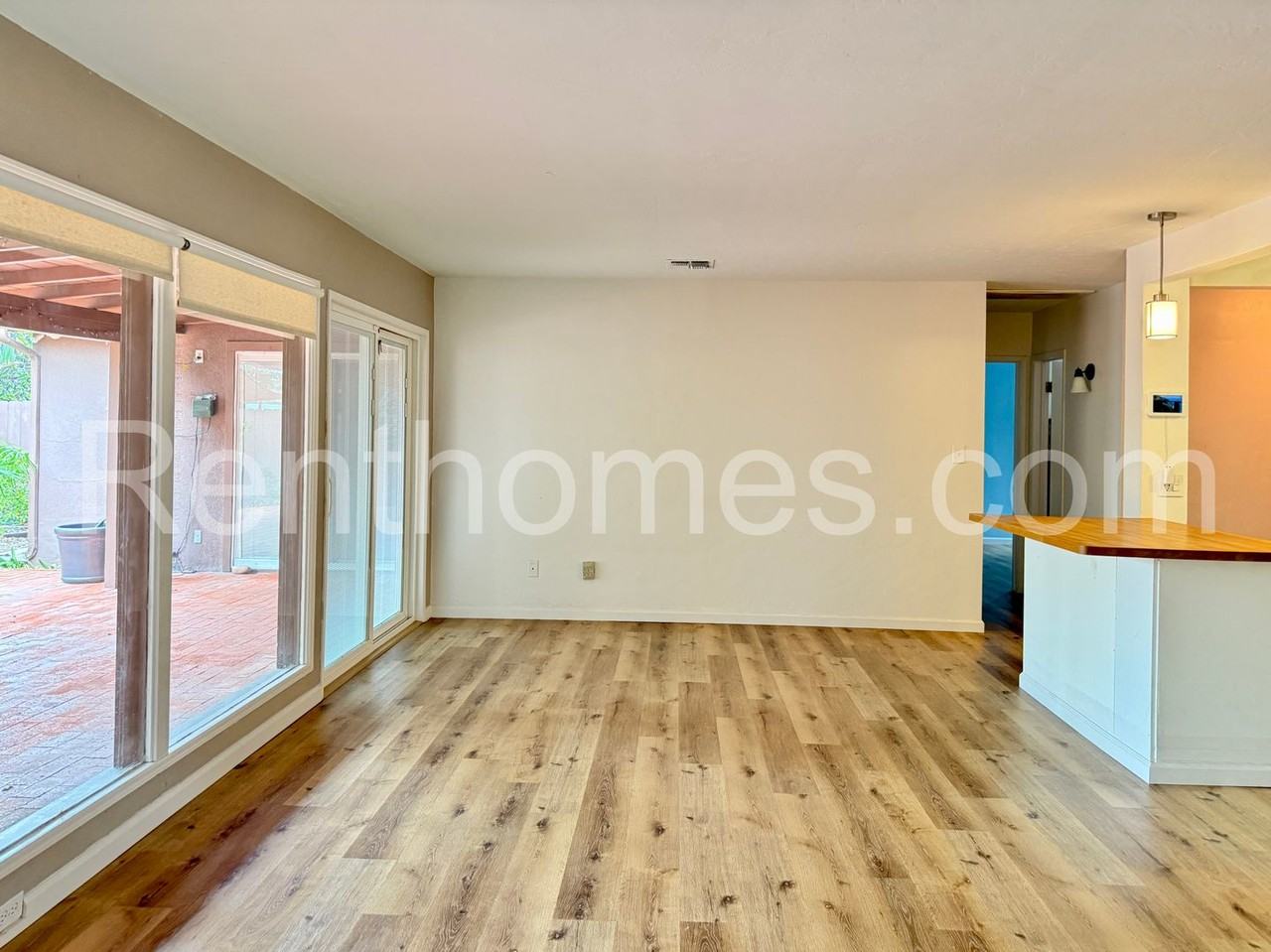3382 52nd St - Photo 3 of 25