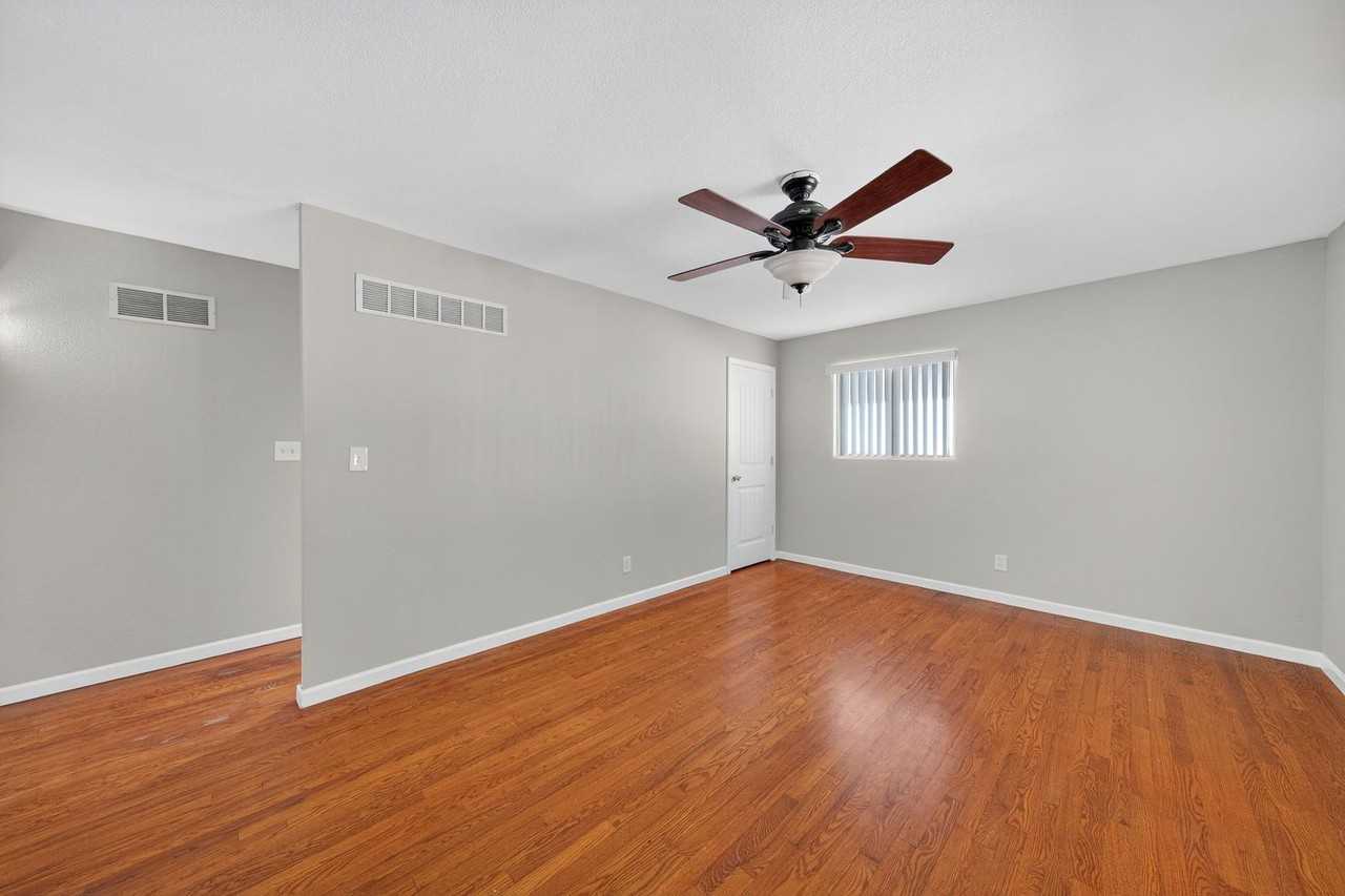 1226 Baron Avenue - Photo 4 of 28