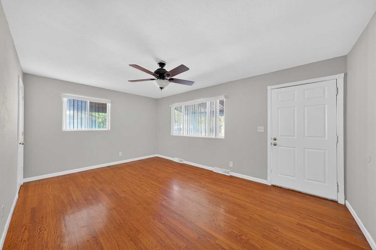 1226 Baron Avenue - Photo 7 of 28