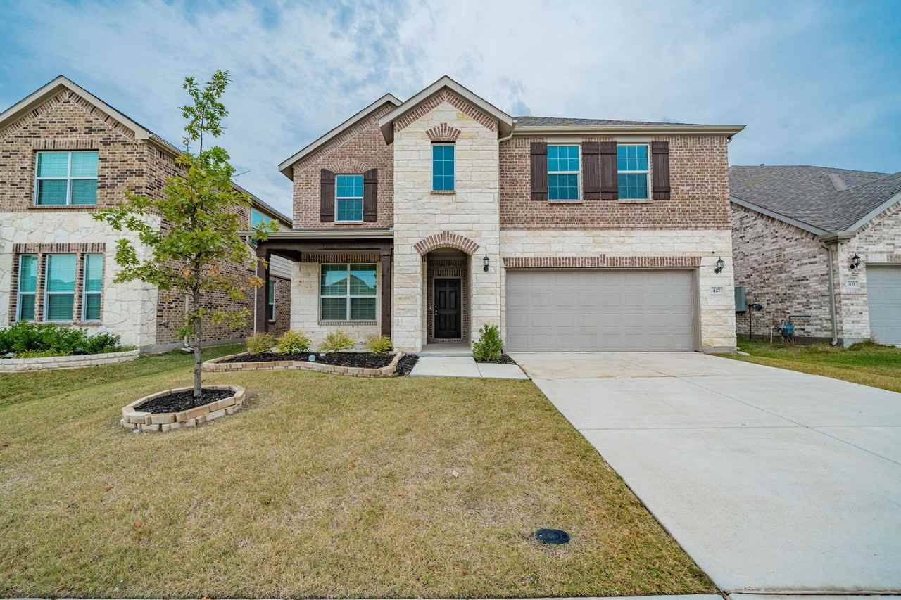 427 Holt Lane - Photo 2 of 44