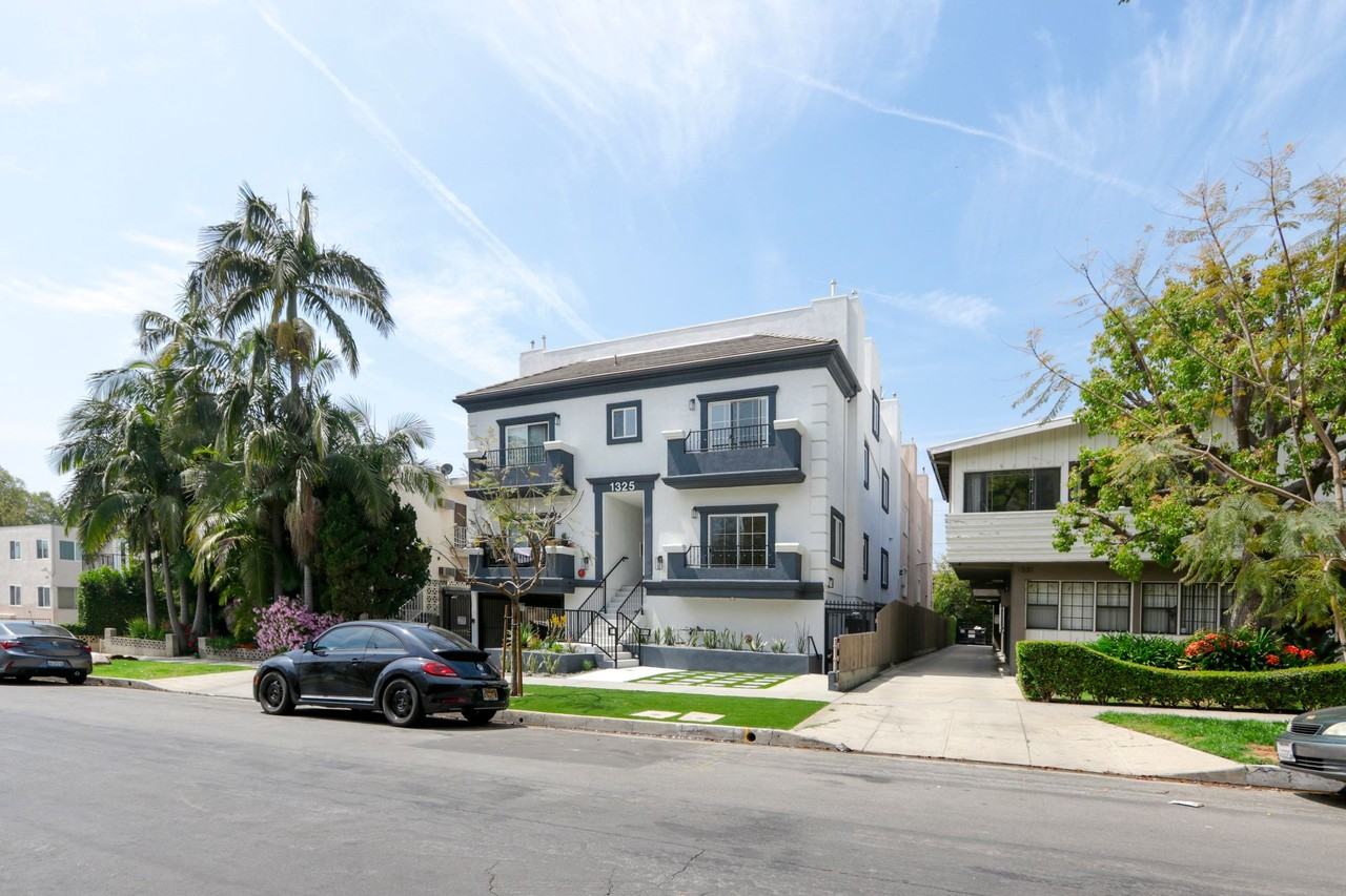 1325 North Poinsettia Pl - Photo 6 of 6