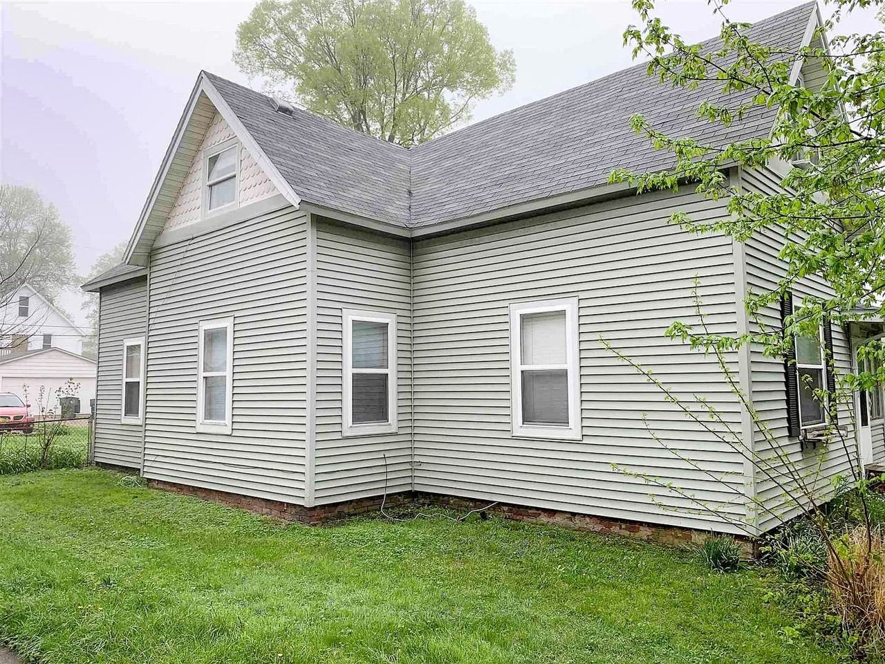 812 W University Ave - Photo 3 of 26