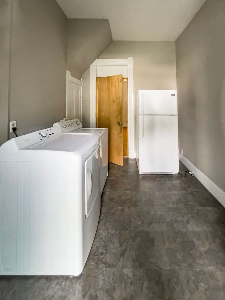 812 W University Ave - Photo 6 of 26