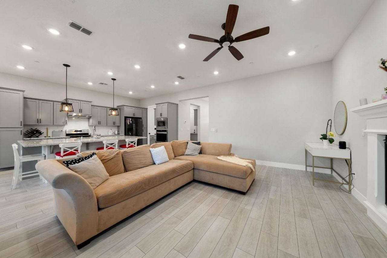 1008 Gunnison Dr - Photo 2 of 19