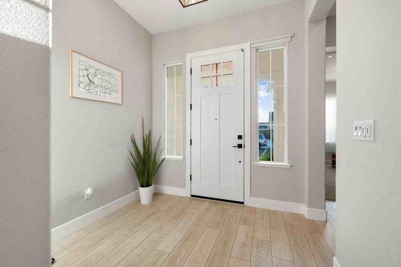 1008 Gunnison Dr - Photo 5 of 19