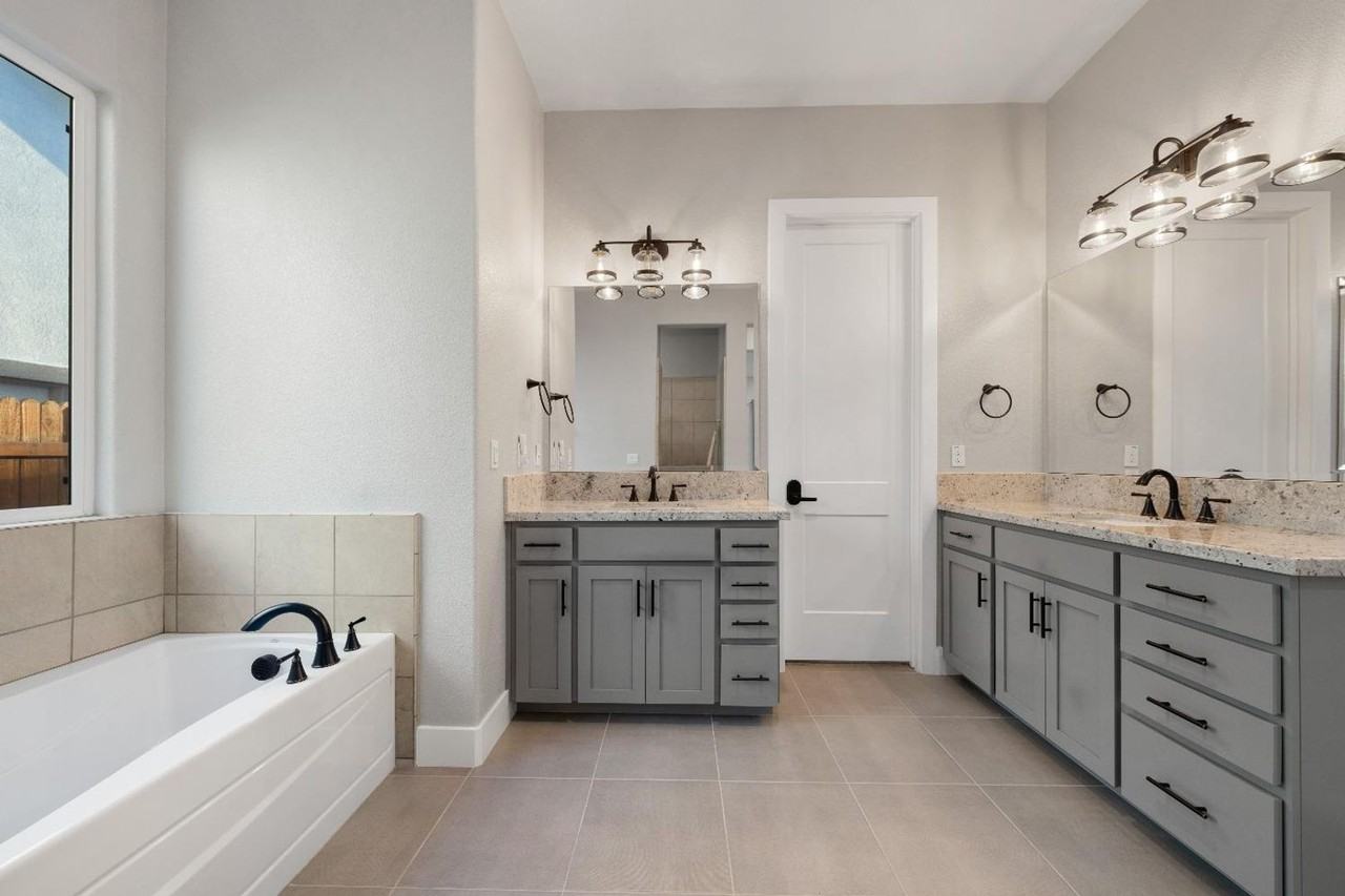 1008 Gunnison Dr - Photo 6 of 19