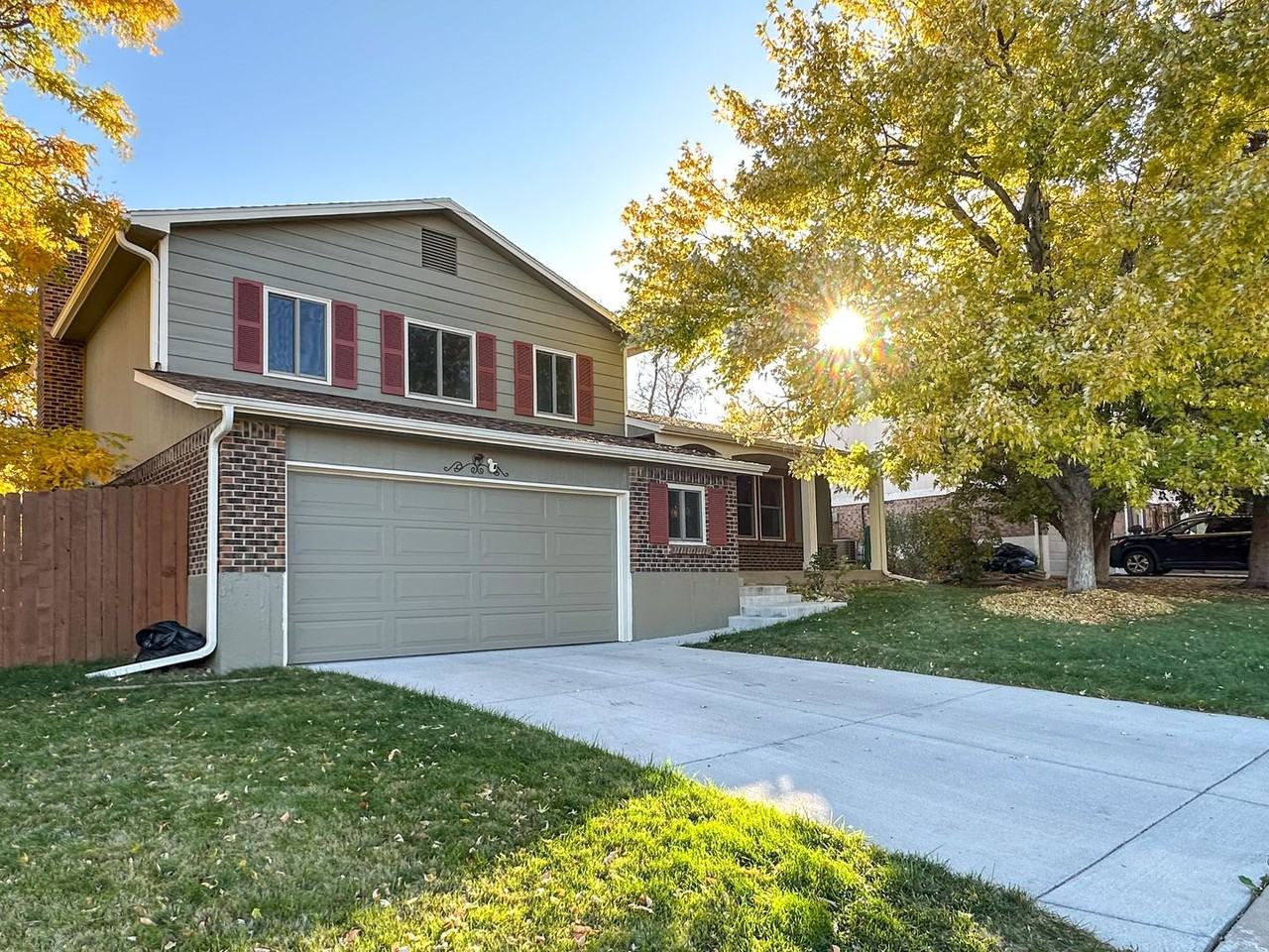 9262 W Walden Ave - Photo 2 of 36