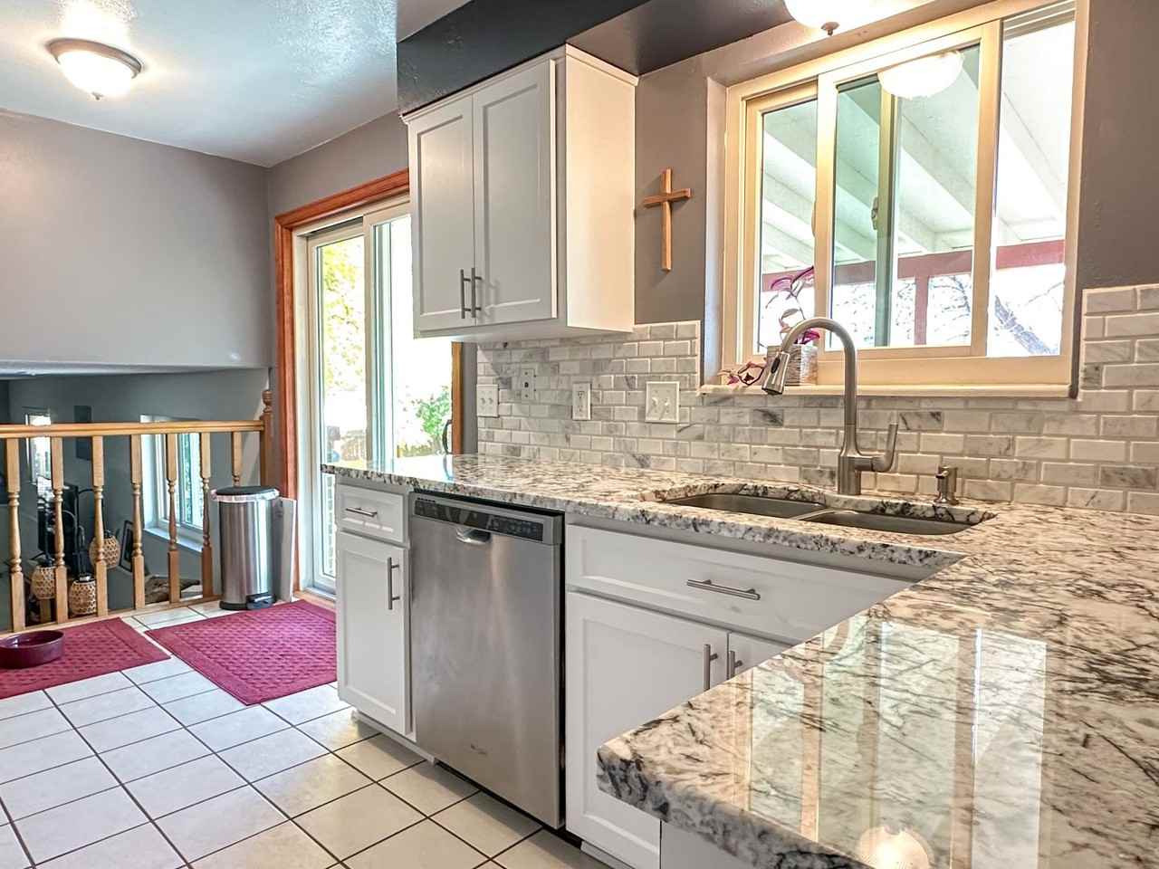 9262 W Walden Ave - Photo 3 of 36