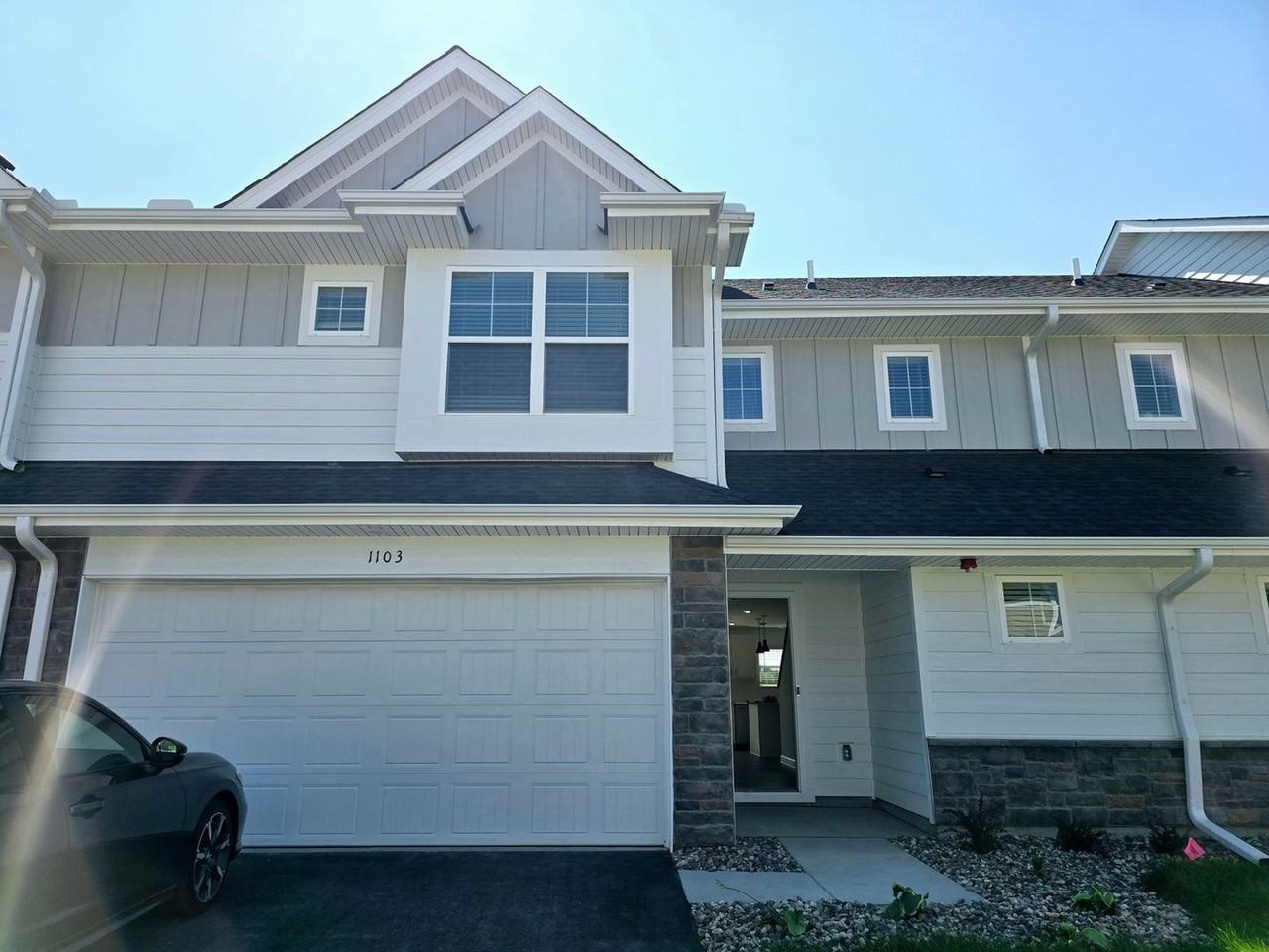 1103 Middlefield Road - Photo 3 of 21