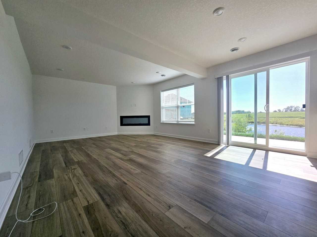 1103 Middlefield Road - Photo 2 of 21