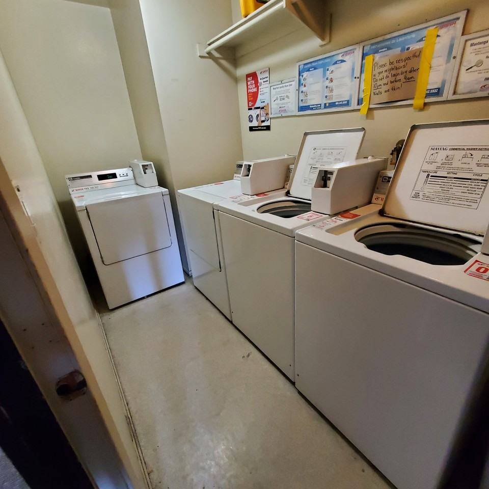 664 W 12th St #202 - Photo 4 of 11