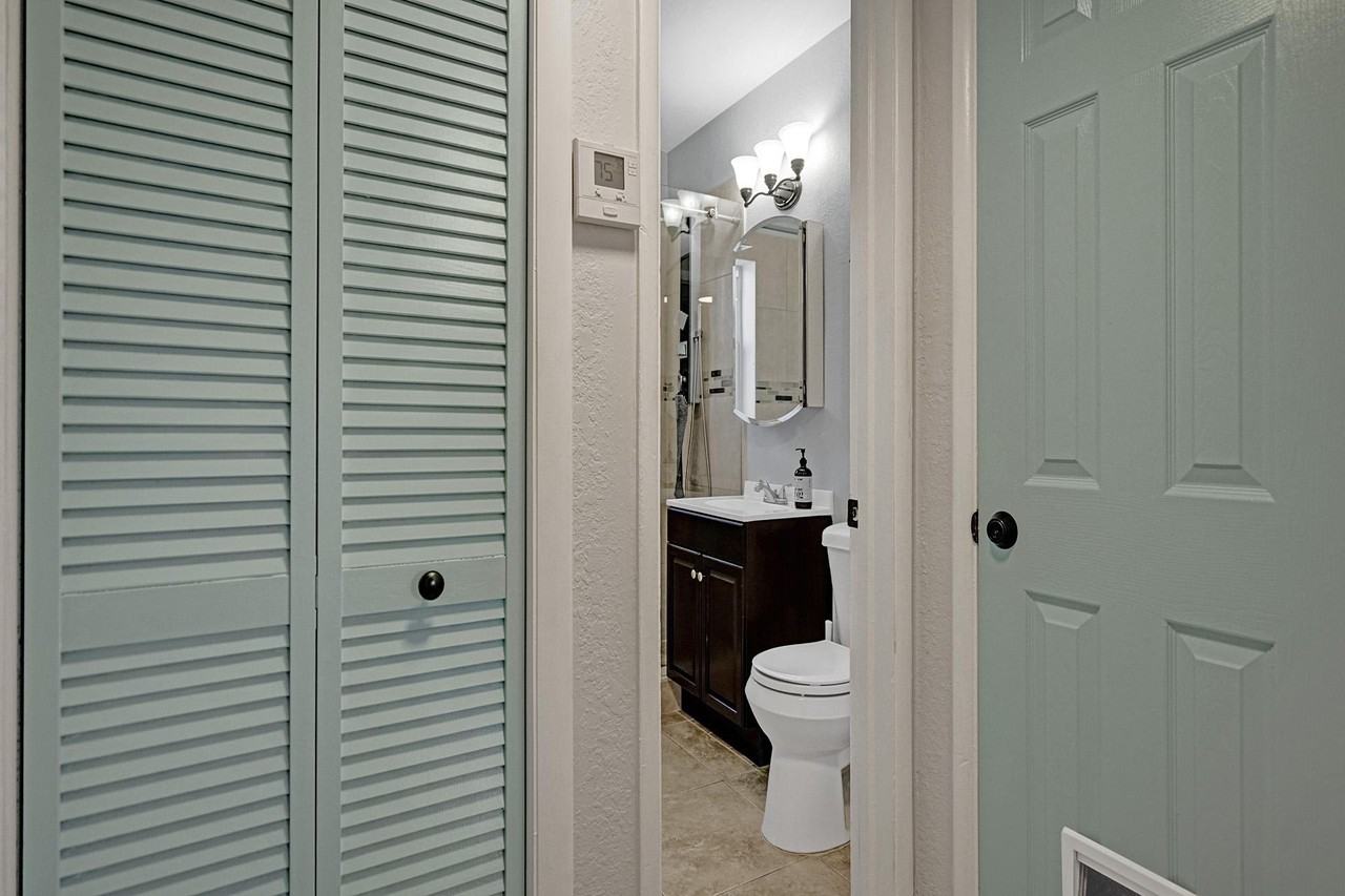 1417 N Andrews Ave #NA - Photo 2 of 25