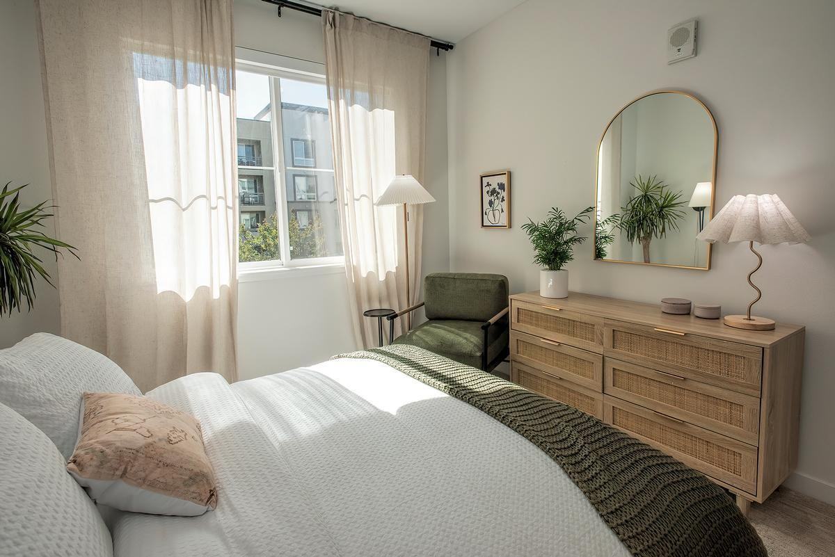 6775 Golden Gate Dr - Photo 4 of 50