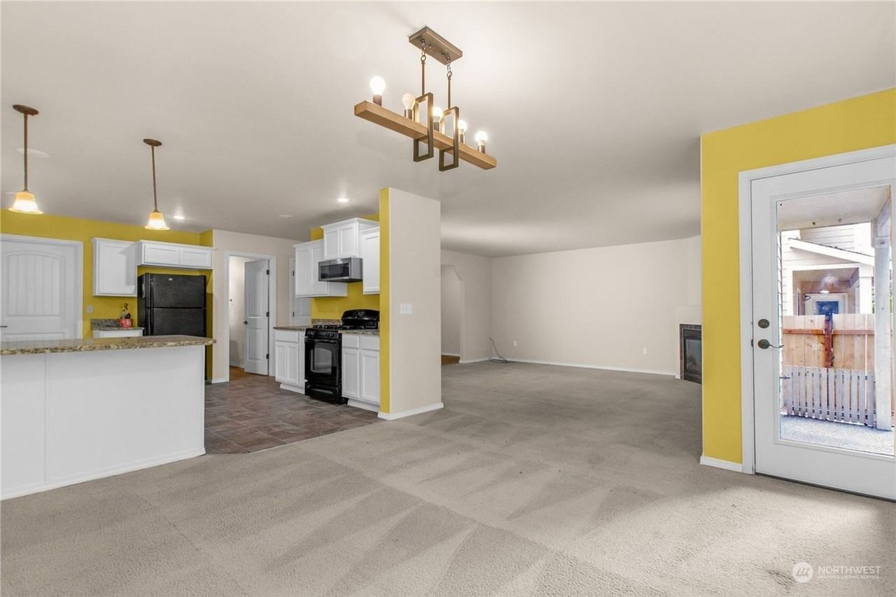 4303 17th Way Northeast ##Wa - Photo 5 of 39