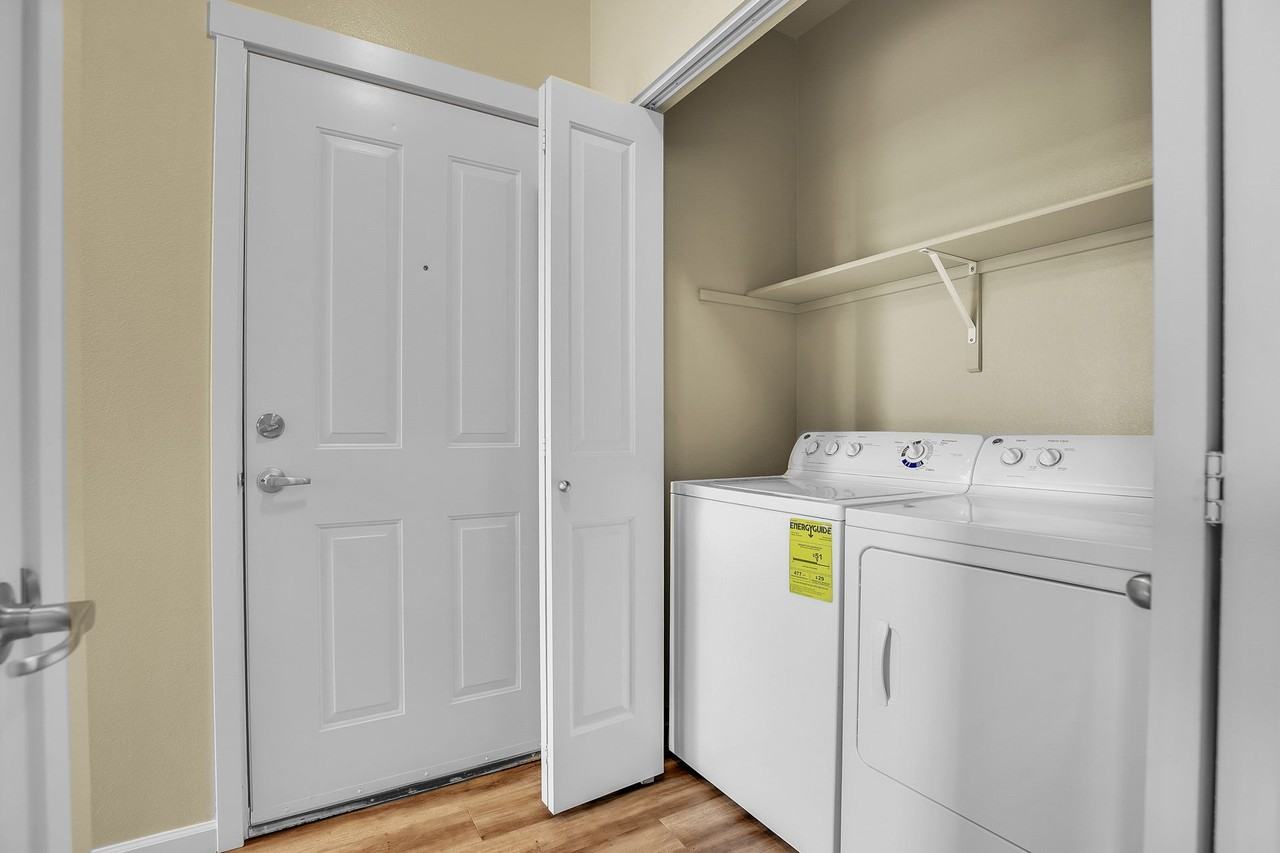 The Best of Both Worlds: Nature at your Doorstep, City at your Fingertips! - Photo 5 of 32