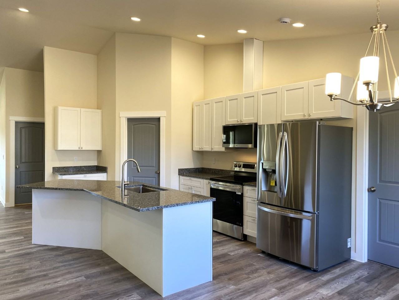 302 Lolly Ln - Photo 4 of 26