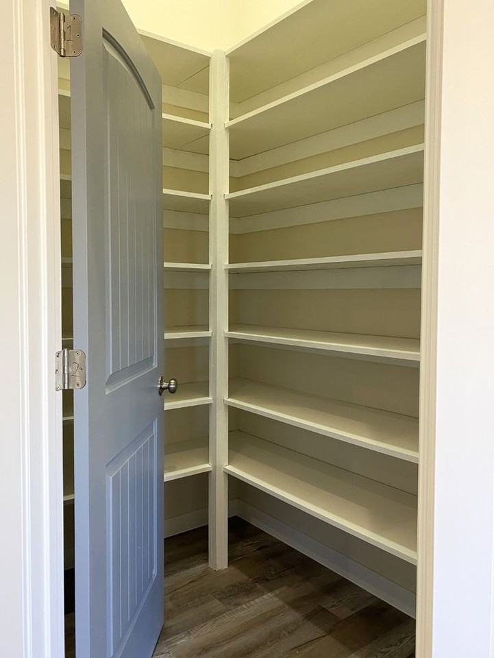 302 Lolly Ln - Photo 6 of 26