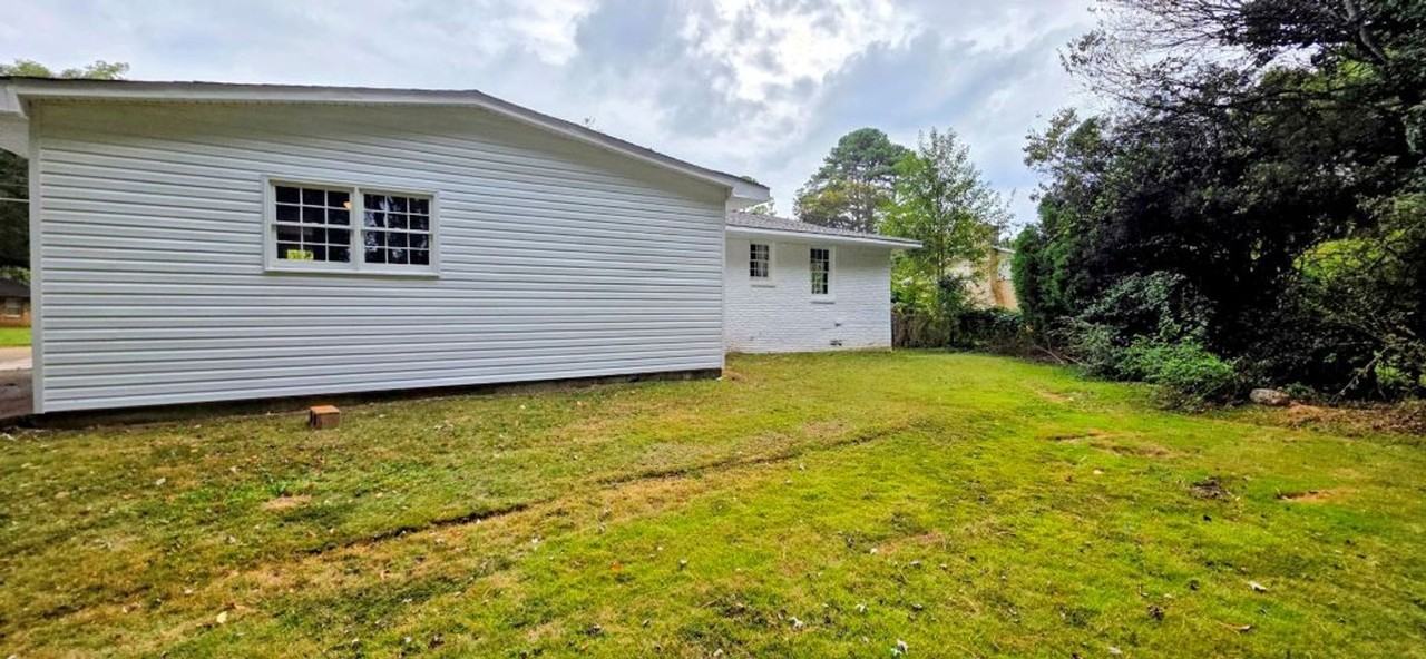 2814 Clairborne Road Northwest - Photo 3 of 18