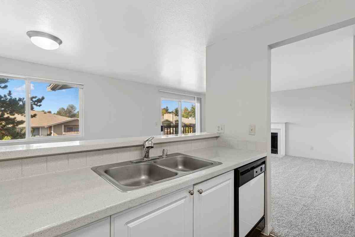 805 112th St Se - Photo 3 of 23