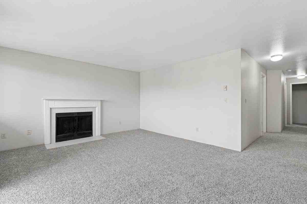 805 112th St Se - Photo 5 of 23