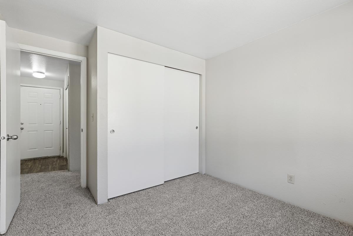 805 112th St Se - Photo 7 of 23