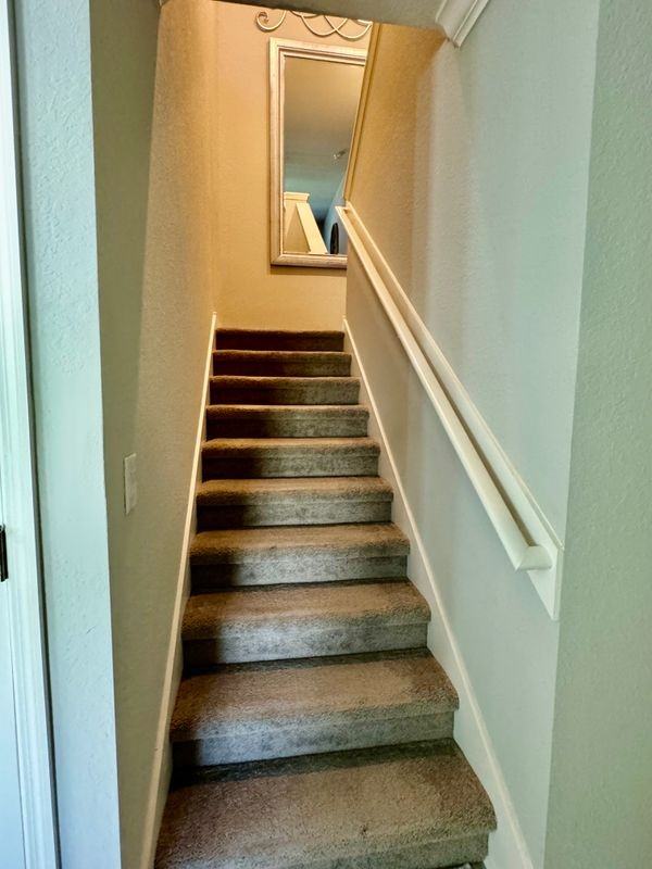 1016 Cascade Dr - Photo 2 of 9