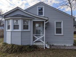 featured image of 1732 Lakeside Dr S