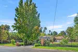 featured image of 8757 Encino Ave