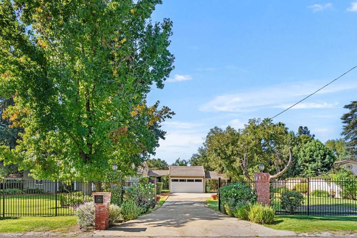 8757 Encino Avenue - Photo 4 of 40