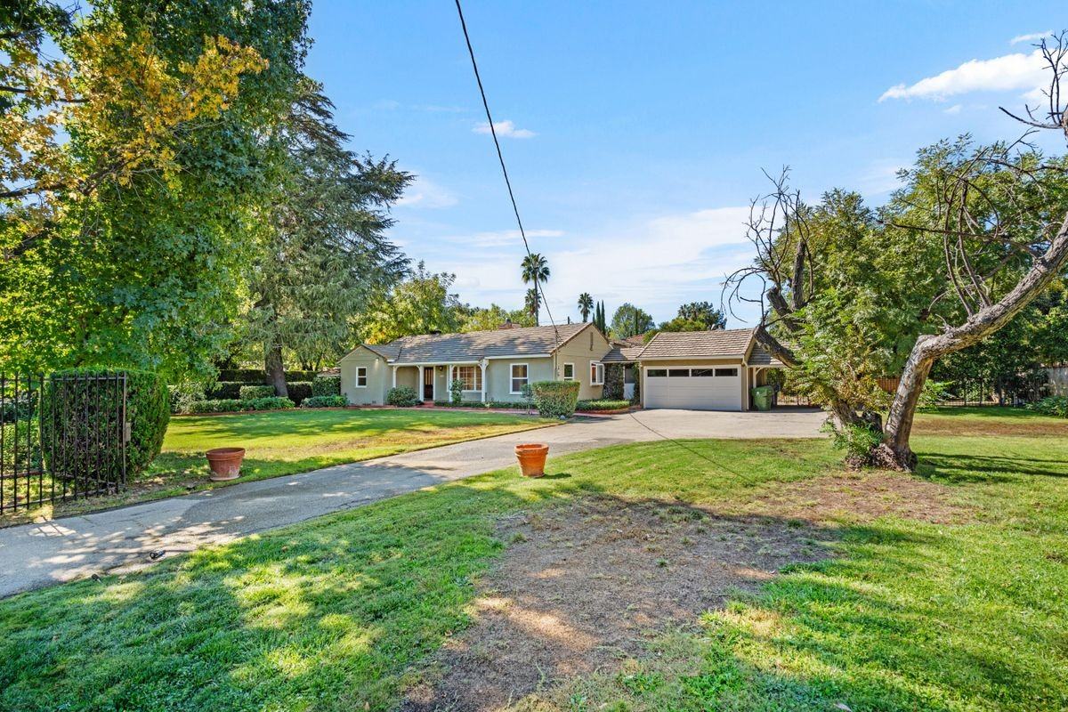 8757 Encino Avenue - Photo 5 of 40