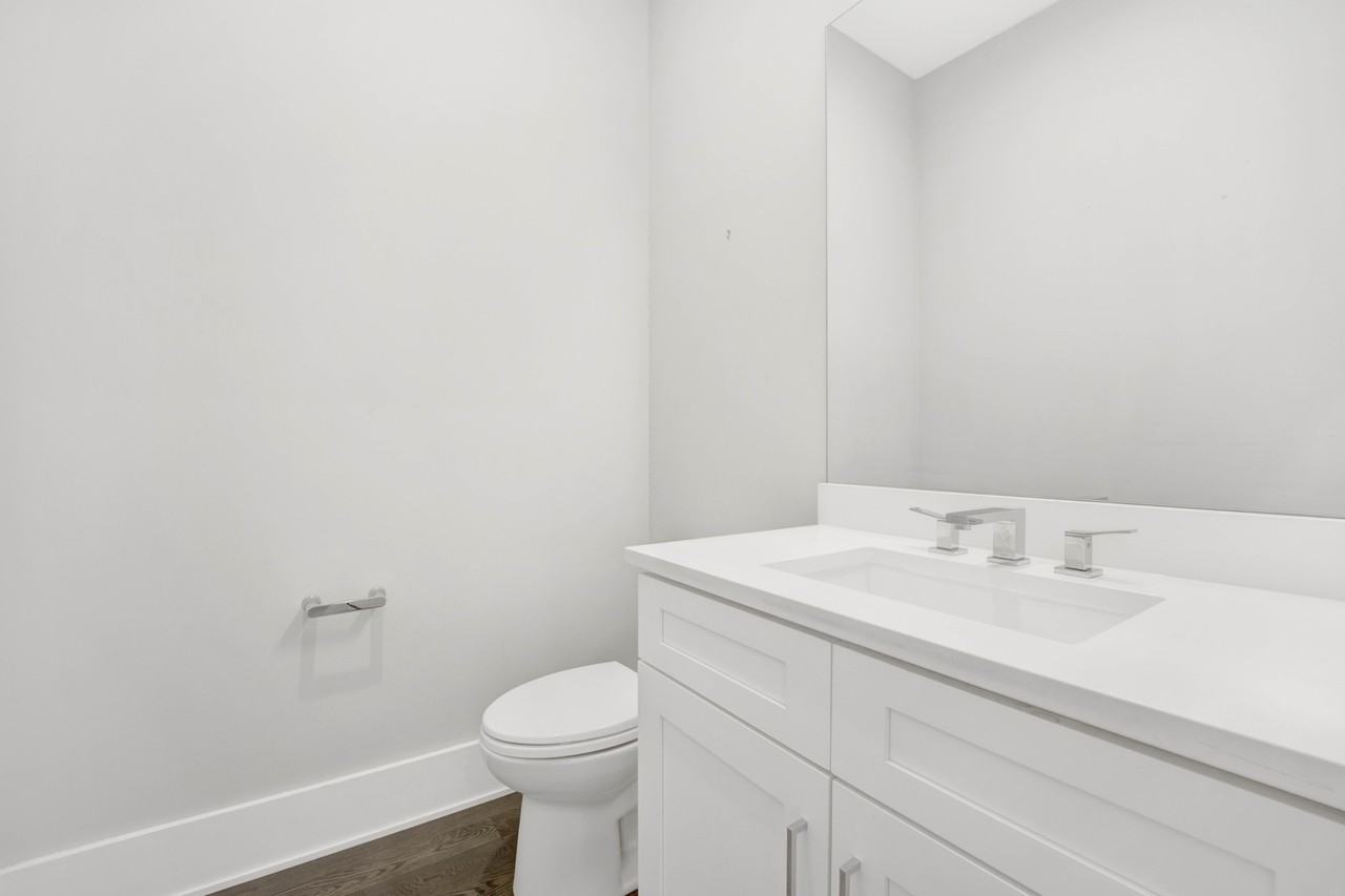 562 W 18th St #3W - Photo 7 of 29