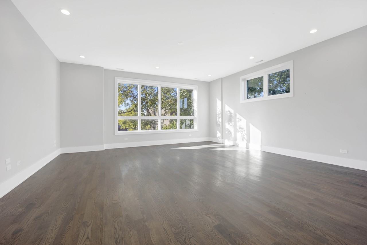 562 W 18th St #3W - Photo 5 of 29