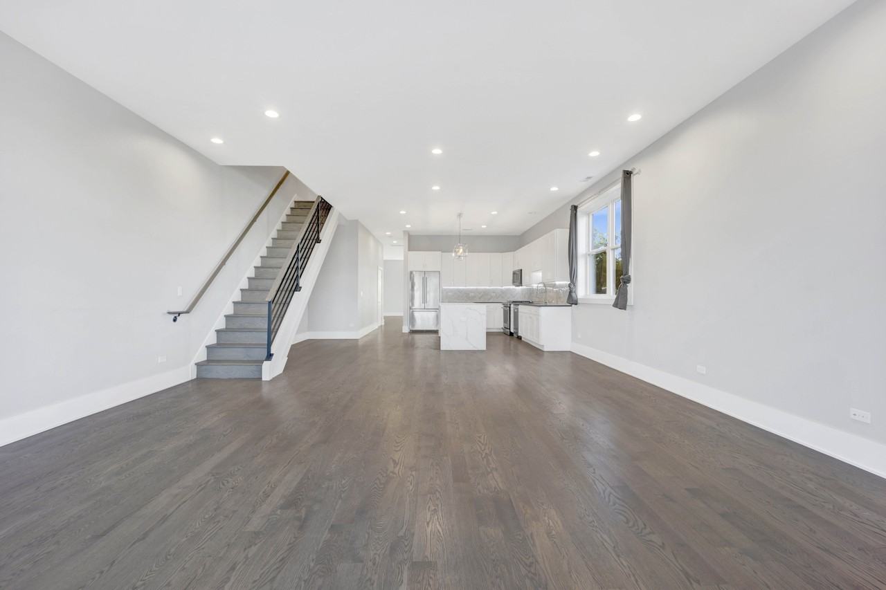 562 W 18th St #3W - Photo 2 of 29