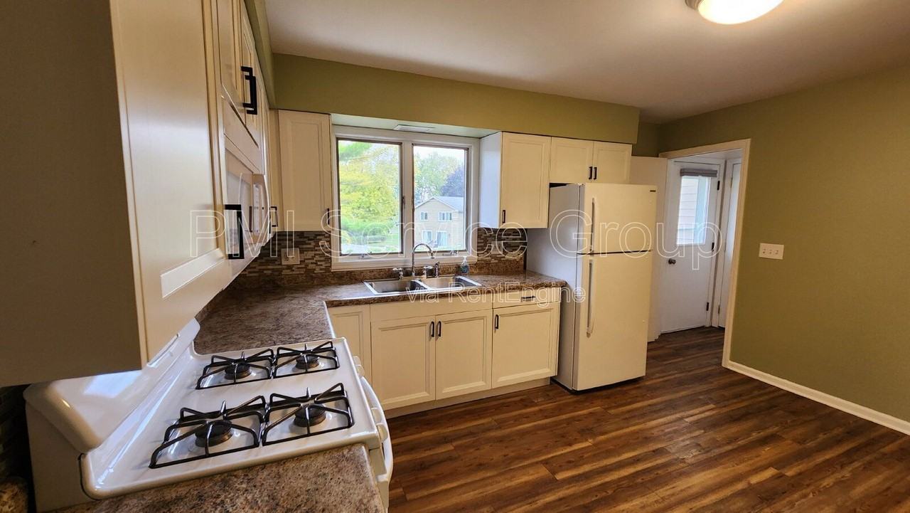 410 Monroe Street - Photo 3 of 17