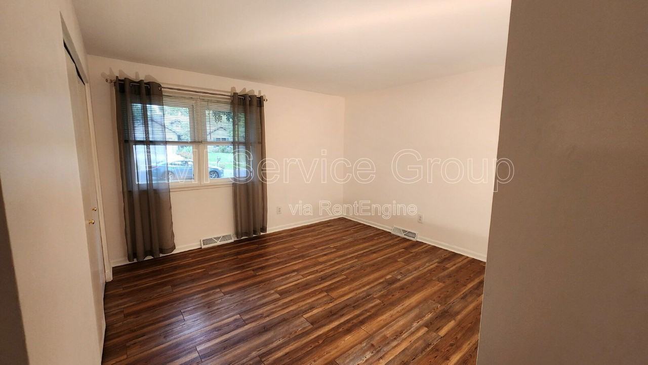 410 Monroe Street - Photo 6 of 17