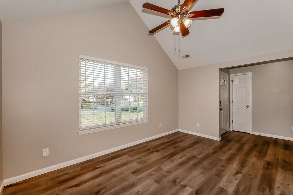 450 Southgate Dr - Photo 5 of 16