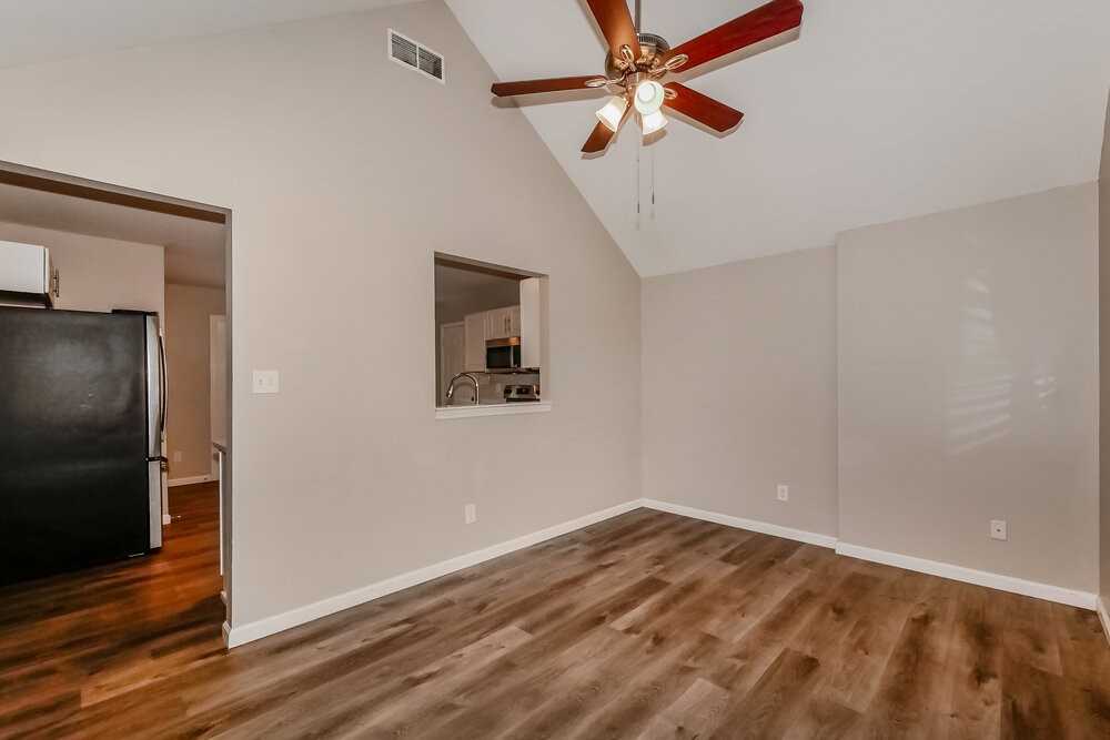 450 Southgate Dr - Photo 6 of 16