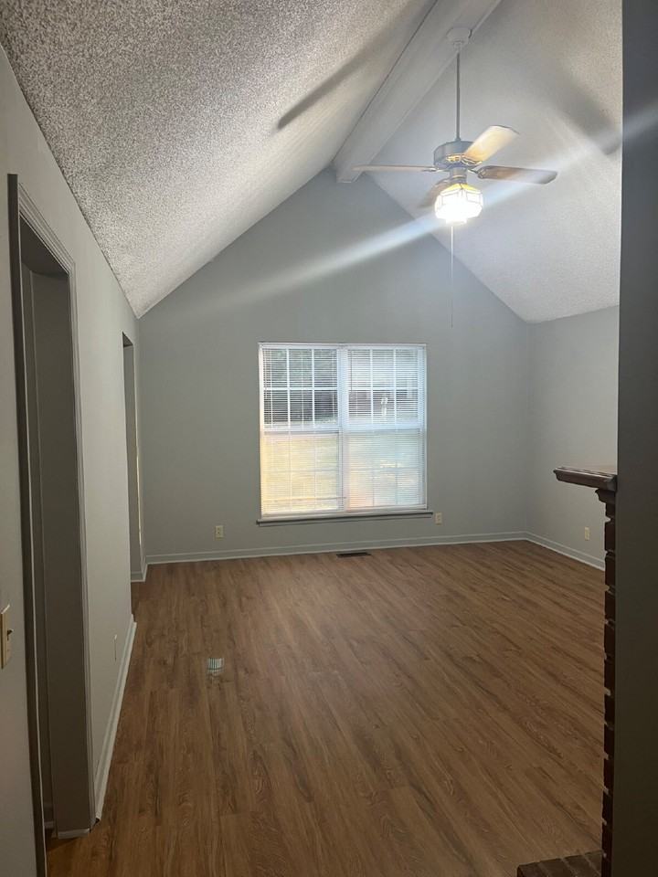 665 Dutchmans Dr - Photo 3 of 29