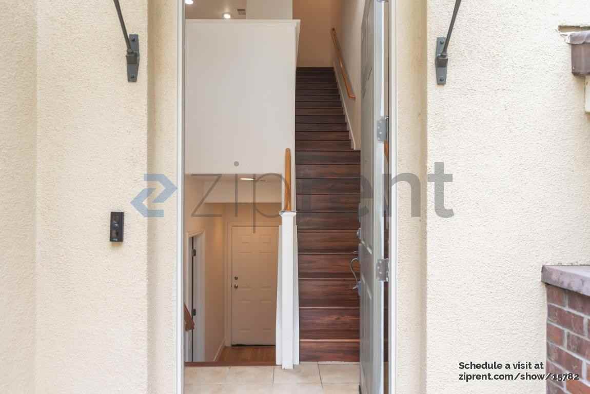 4 Muller Pl - Photo 3 of 35