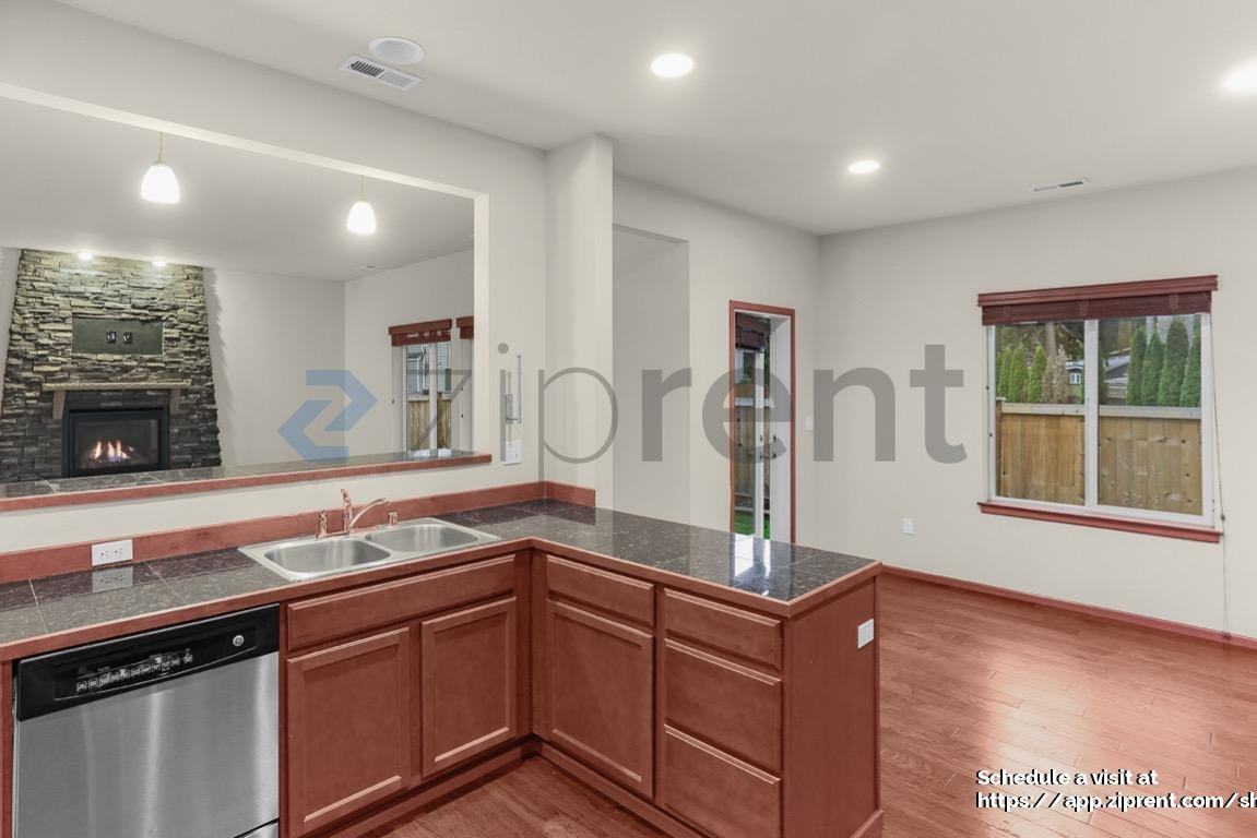 5614 147th Pl Ne - Photo 5 of 16