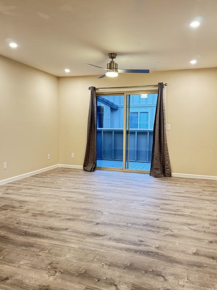 2203 Lakeview Circle #2203 - Photo 3 of 12