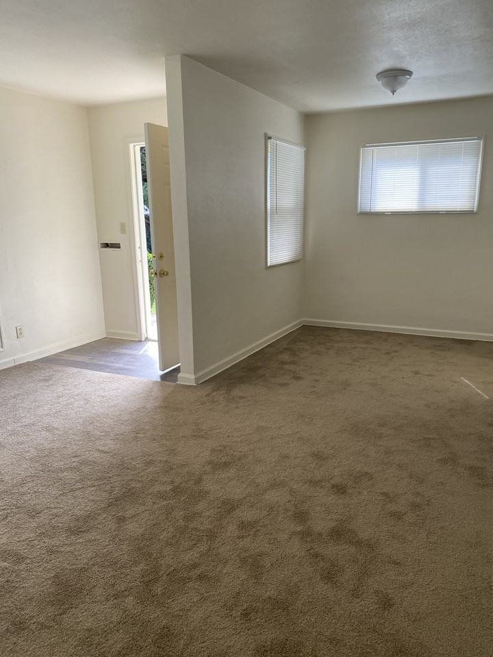 1415 18th St Ne #NA - Photo 3 of 12