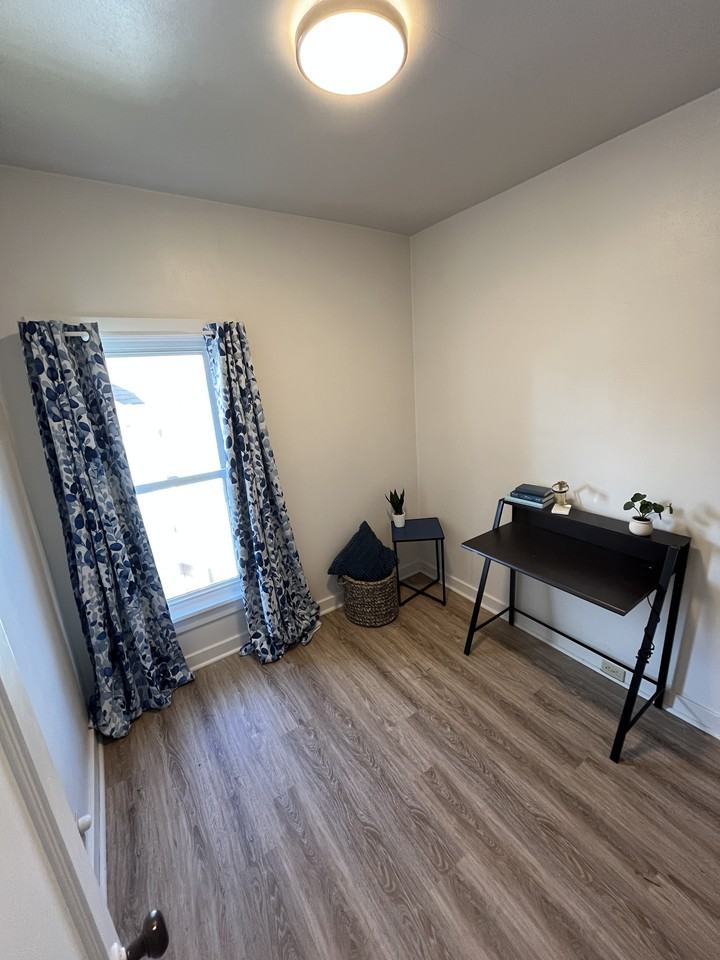 439 W 14th Ave #A - Photo 5 of 6