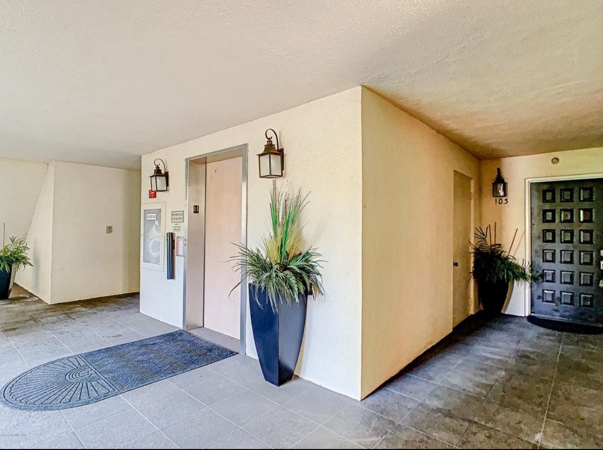 206 Quayside Cir #103 - Photo 3 of 21