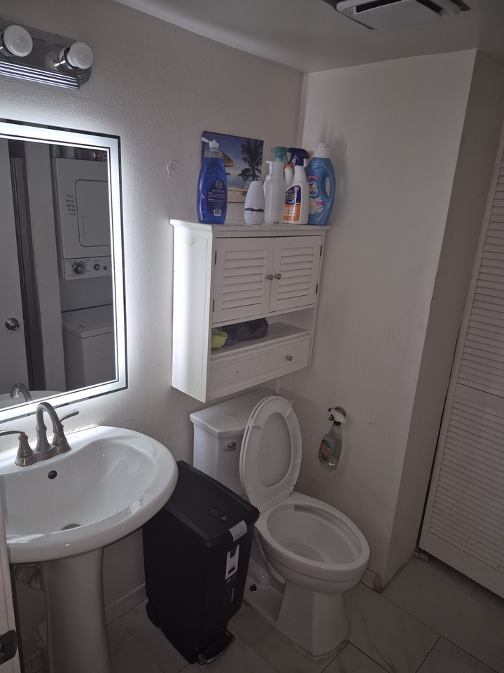 2466 Glengyle Drive - Photo 5 of 9