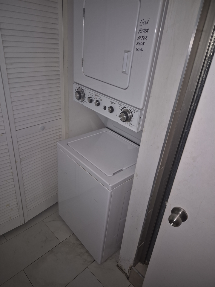 2466 Glengyle Drive - Photo 6 of 9