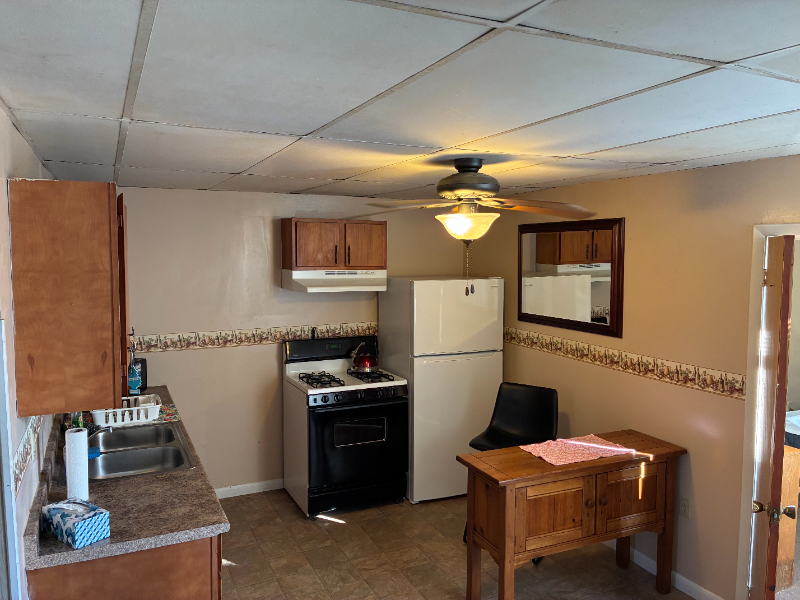 621 Albany St #1WUNIT1 - Photo 2 of 18