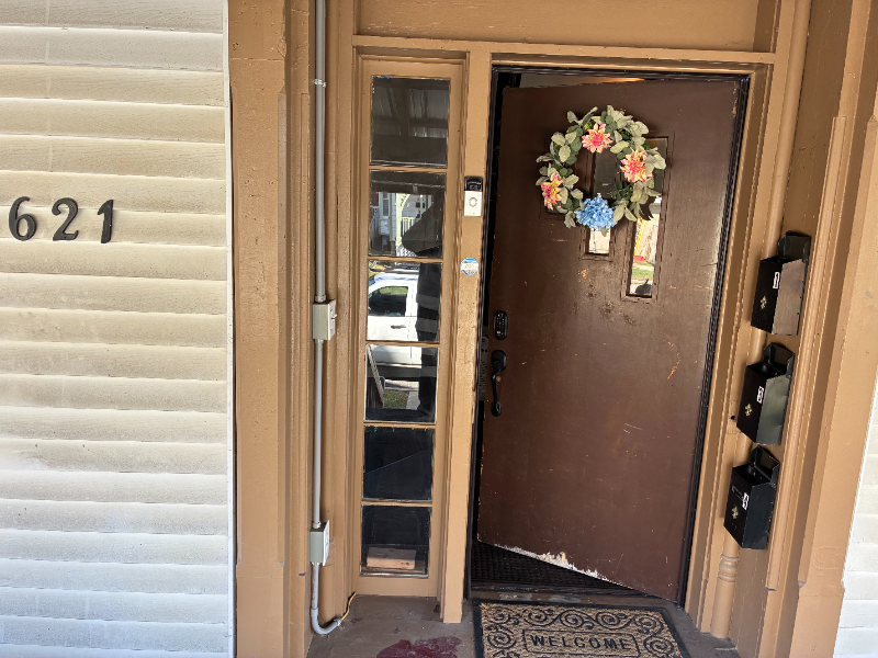 621 Albany St #1WUNIT1 - Photo 3 of 18