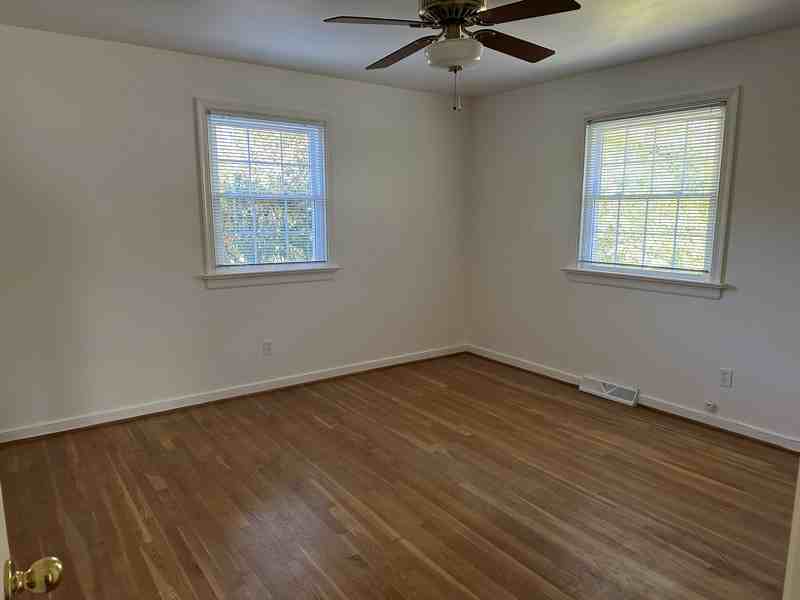 9201 Woodlake Dr - Photo 4 of 19